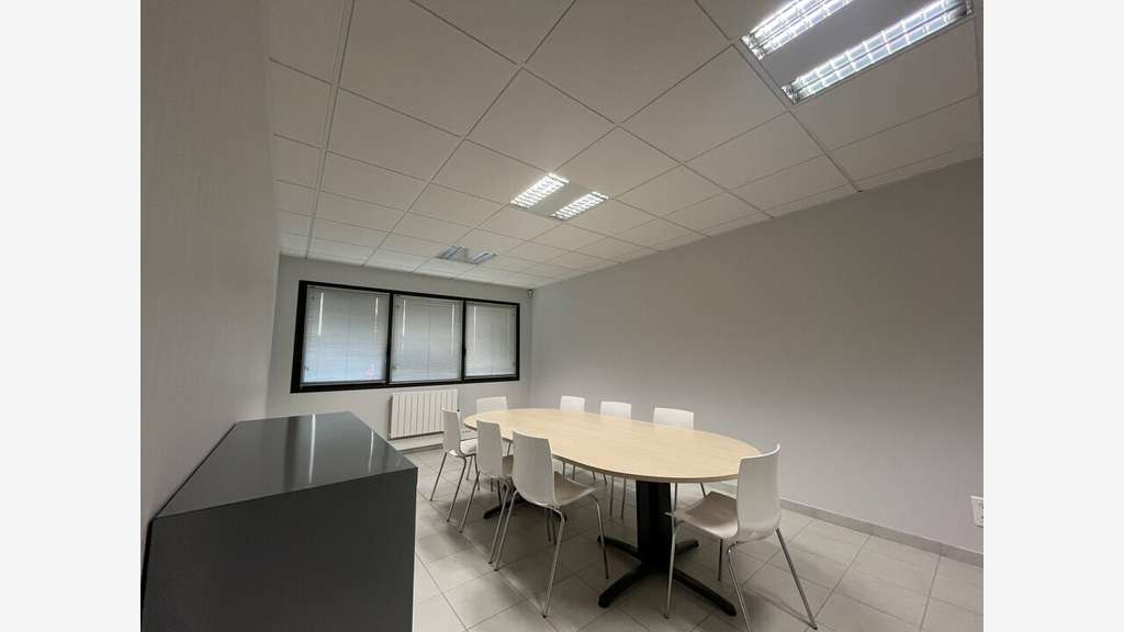 Bureaux de 75m² à louer au 1er étage en za Nantes
