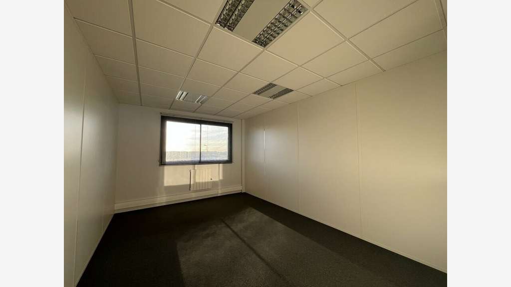 Bureaux de 75m² à louer au 1er étage en za Nantes