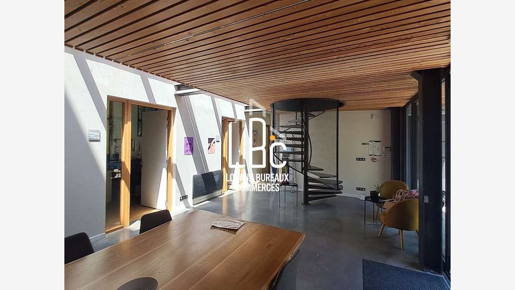 Bureau 323m² à louer à Nantes rue de Coulmiers