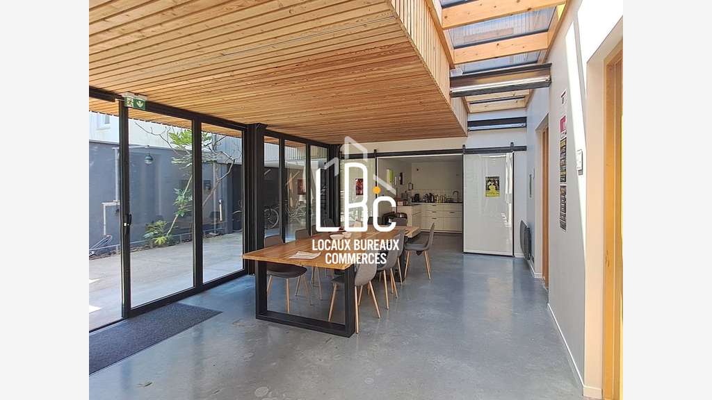 Bureau 323m² à louer à Nantes rue de Coulmiers