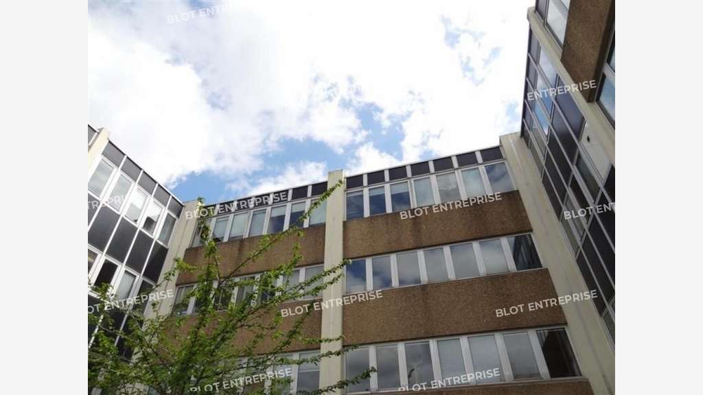 À LOUER - BUREAUX - 284 M² - NANTES
