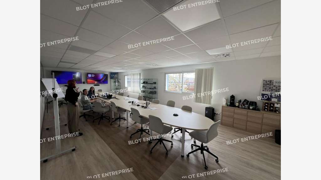 A louer bureaux 580m² Nantes porte de Ste Luce