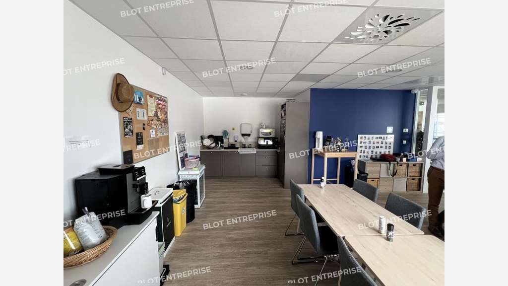 A louer bureaux 580m² Nantes porte de Ste Luce