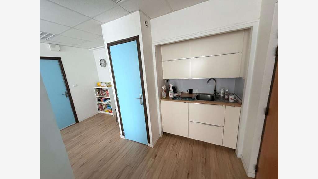 Local professionnel santé 23 m² - Zone Franche -