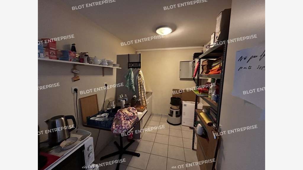 À LOUER - BUREAUX - LOCAUX COMMERCIAUX - 75 M² - N
