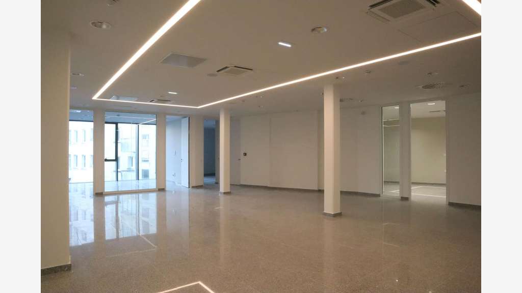 À louer – Bureaux et coworking au sein d'un es