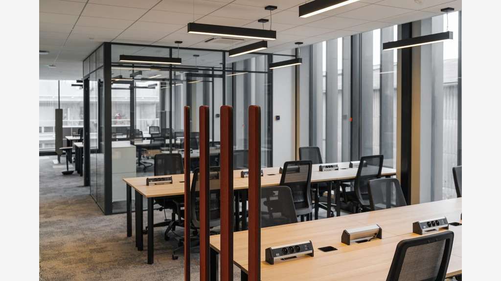 À louer – Bureaux privatifs de 6 à 60 postes à Nan