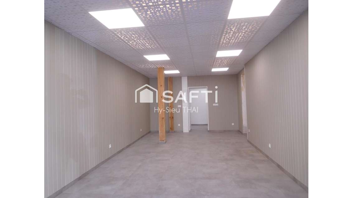 Local 62m² emplacement stratégique à Nantua centre