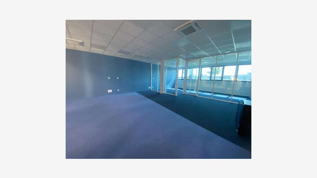 A louer cellule aménagée de 76m² à Narbonne
