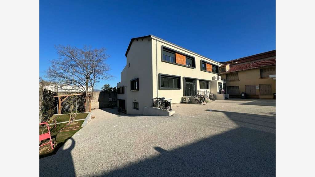 A louer bureaux neufs 652m² à Valence centre