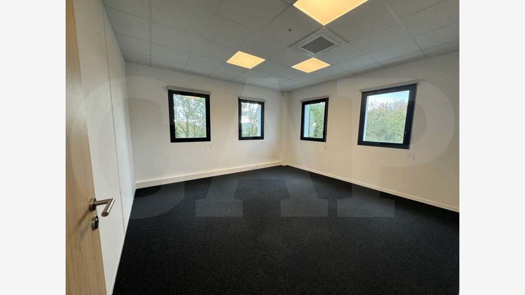 A louer bureau neuf170m² R+3 zone tertiaire Bruz
