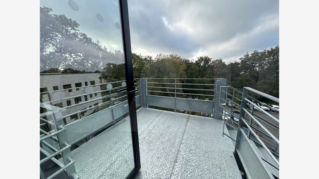 A louer bureau neuf170m² R+3 zone tertiaire Bruz