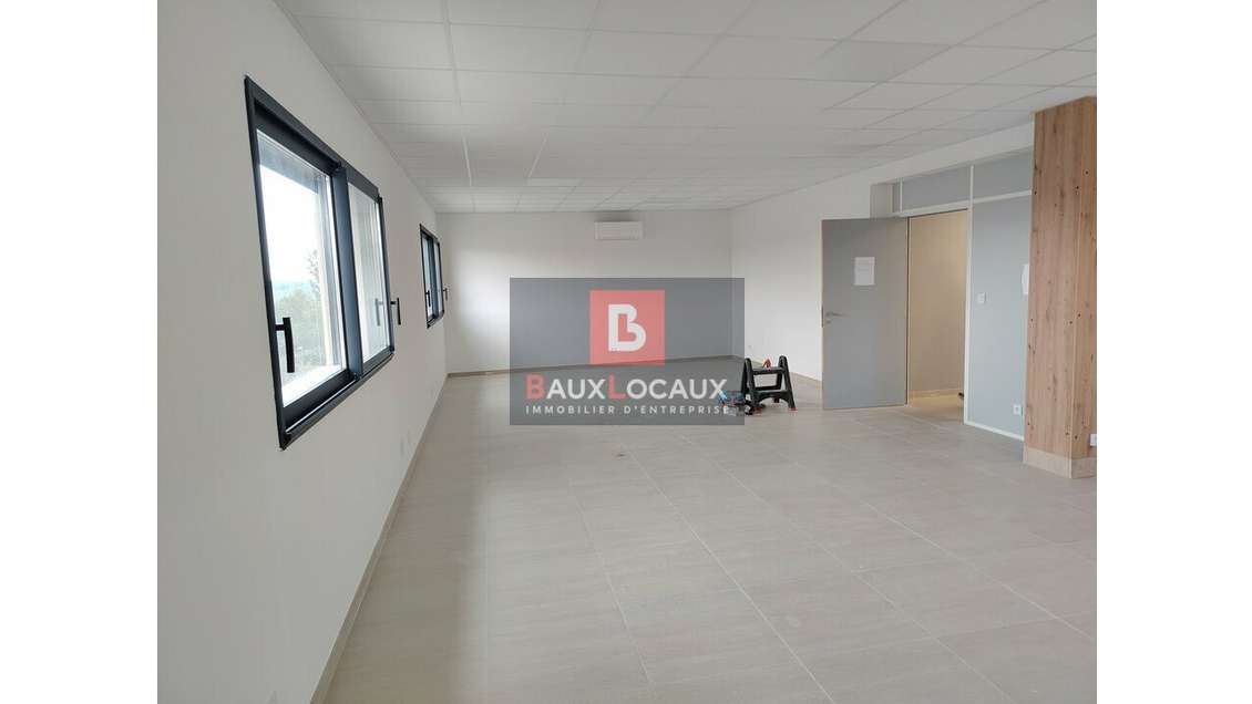 A louer bureaux neuf 56m² à Lambesc