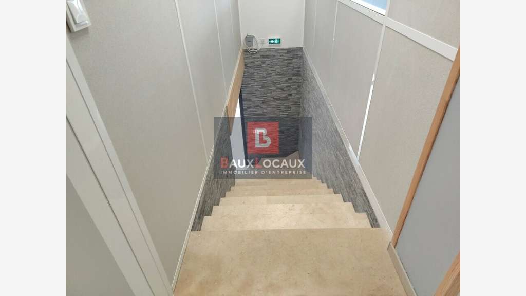A louer bureaux neuf 56m² à Lambesc