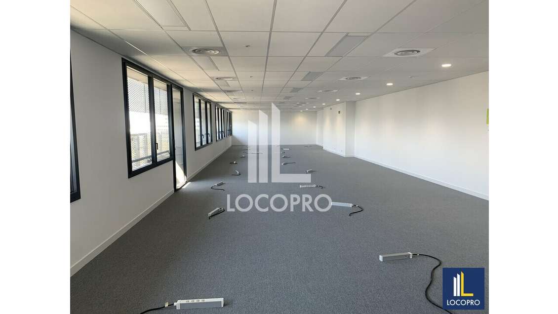 A louer bureaux neufs 323m² R+3 à Nice Arénas