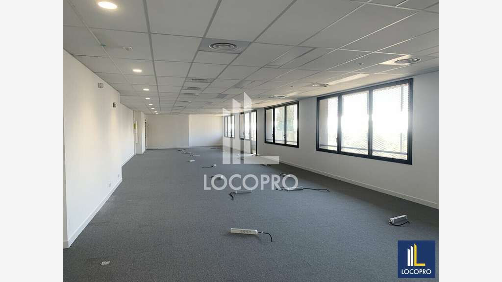 A louer bureaux neufs 323m² R+3 à Nice Arénas