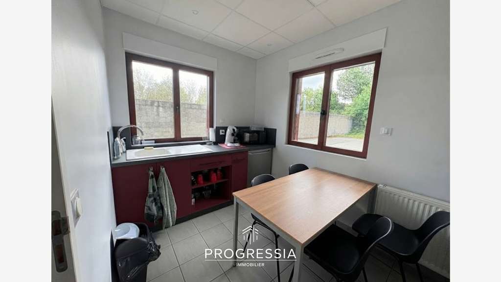 A louer bureaux neufs 140m² à Bolbec