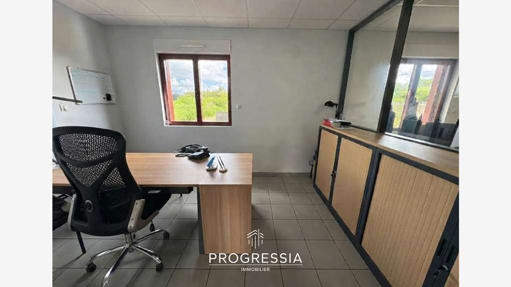 A louer bureaux neufs 140m² à Bolbec