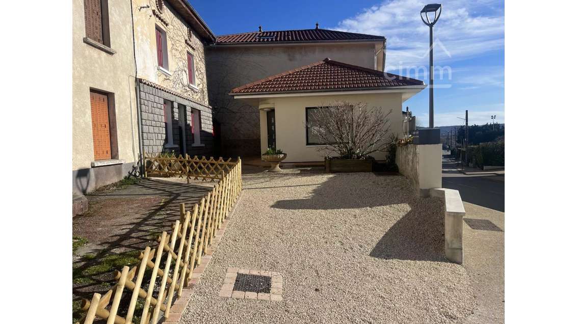 A louer bureaux neufs de 30m² au centre d'Epinouze