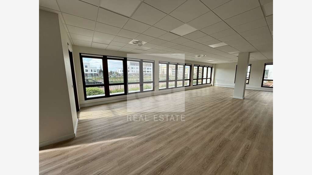 Bureaux neufs à partir 186m² à louer Parc EverEst