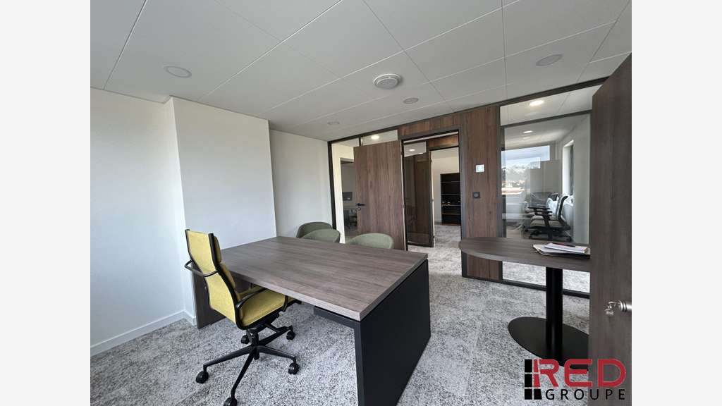A louer bureau 128m² rénové ZI à Gignac-la-Nerthe