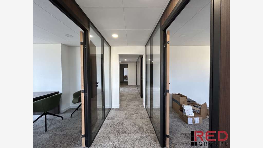 A louer bureau 128m² rénové ZI à Gignac-la-Nerthe