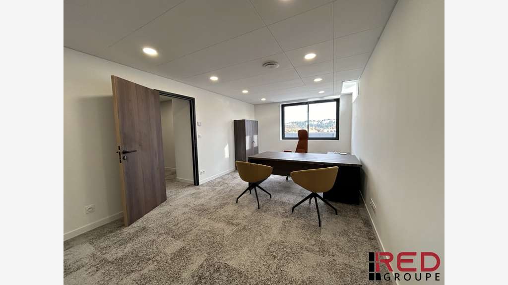 A louer bureau 128m² rénové ZI à Gignac-la-Nerthe