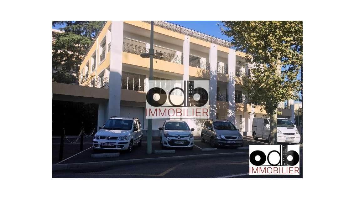 A louer bureaux neufs acces PMR entrée de CANNES