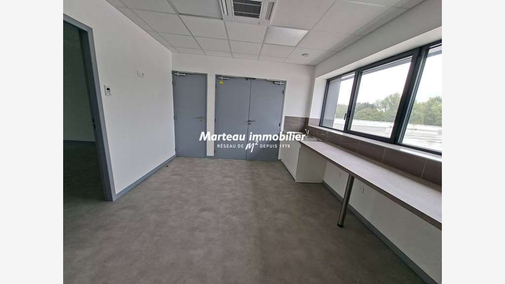 A louer bureaux neufs 170m² Nord-Ouest du Mans