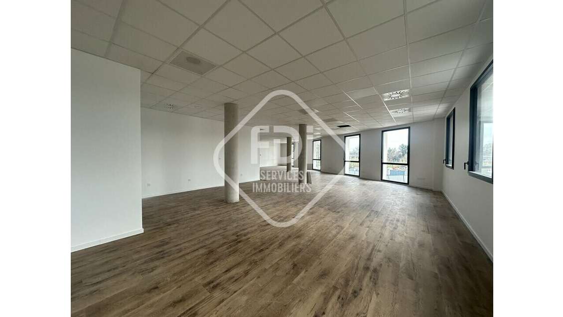 Bureaux neufs à louer à Montpellier Port Marianne