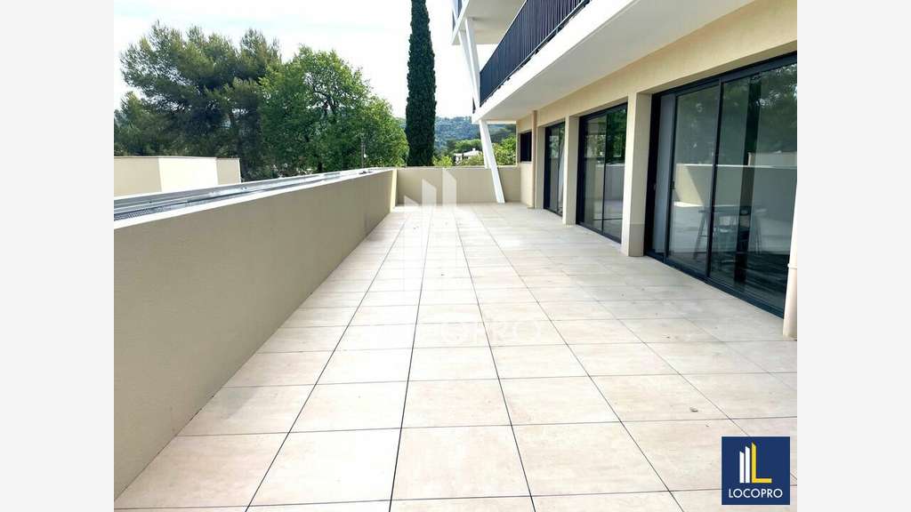 A louer bureaux neufs 900m² à Mouans-Sartoux