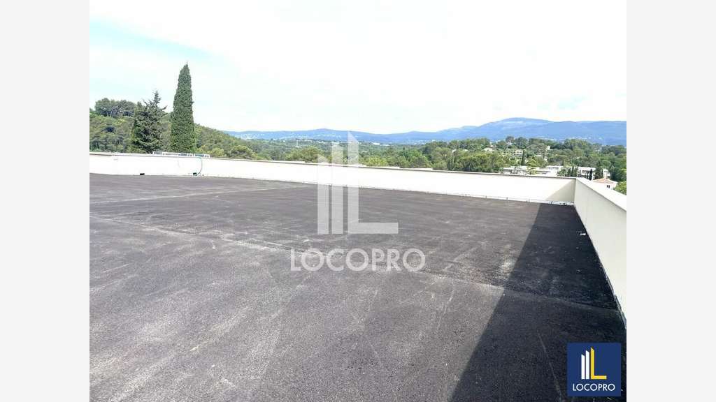 A louer bureaux neufs 900m² à Mouans-Sartoux