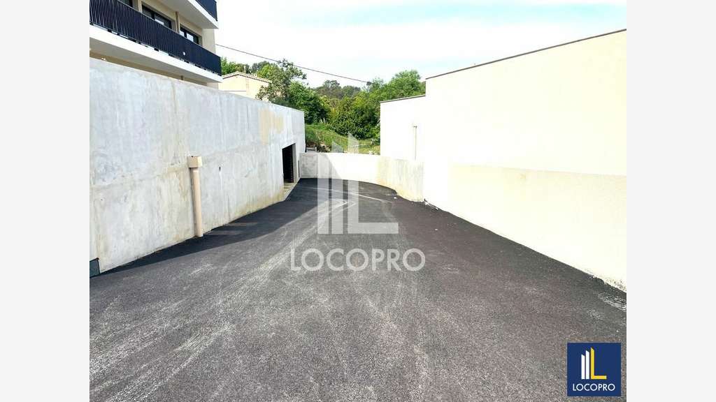 A louer bureaux neufs 900m² à Mouans-Sartoux