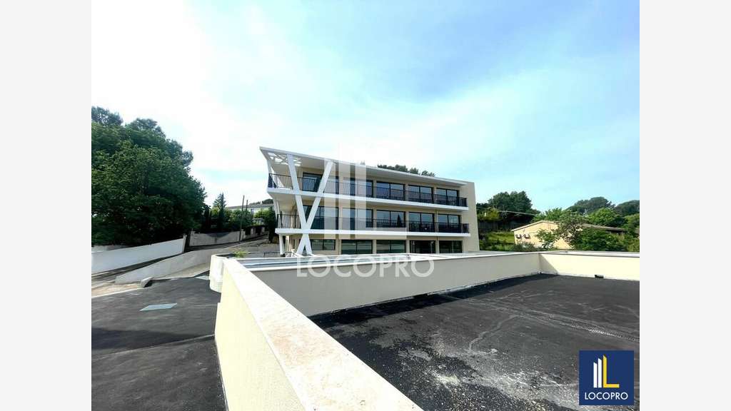 A louer bureaux neufs 900m² à Mouans-Sartoux