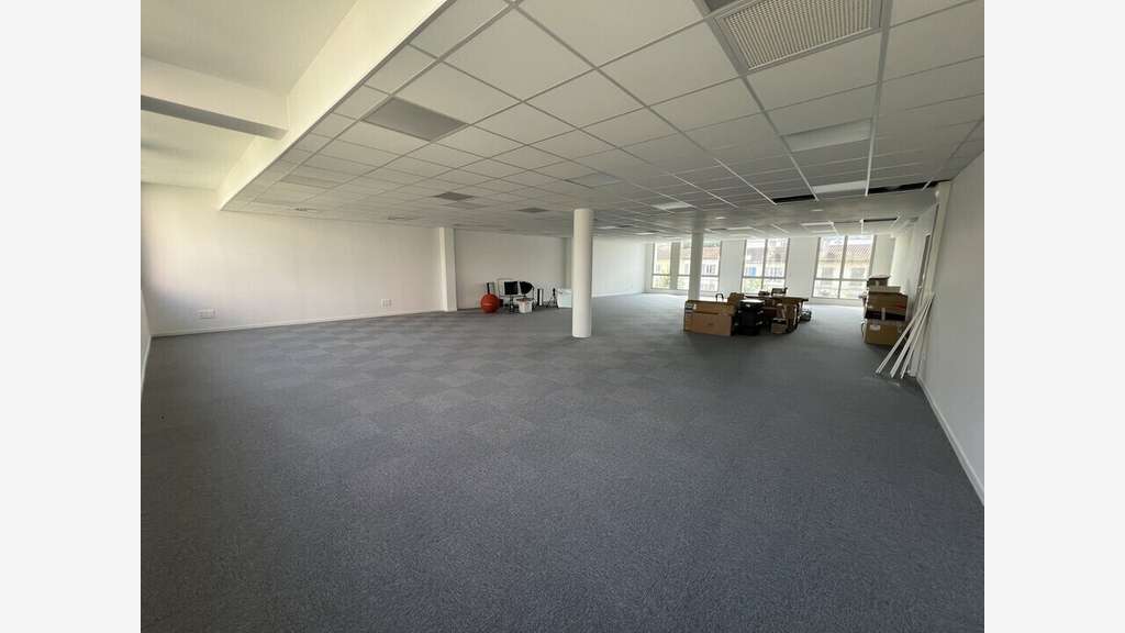 A louer bureaux neufs 181m² à Angoulême L'Houmeau 