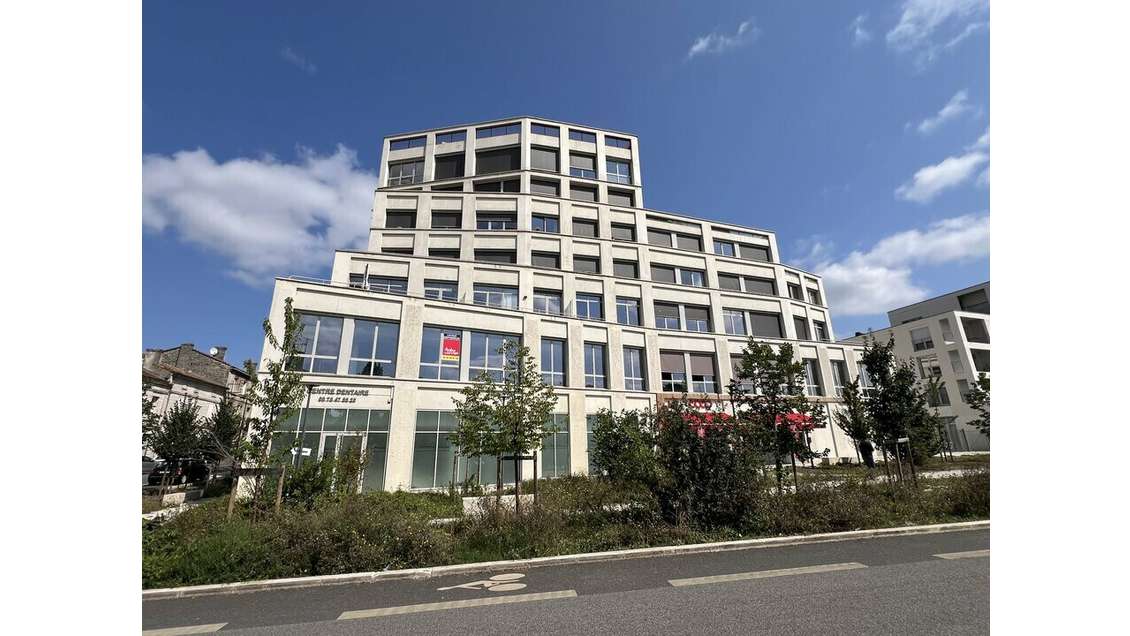 A louer bureaux neufs 181m² à Angoulême L'Houmeau 