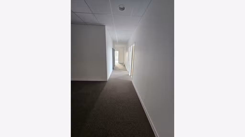 A SAINTES Rive gauche, Bureaux neufs 220 m²