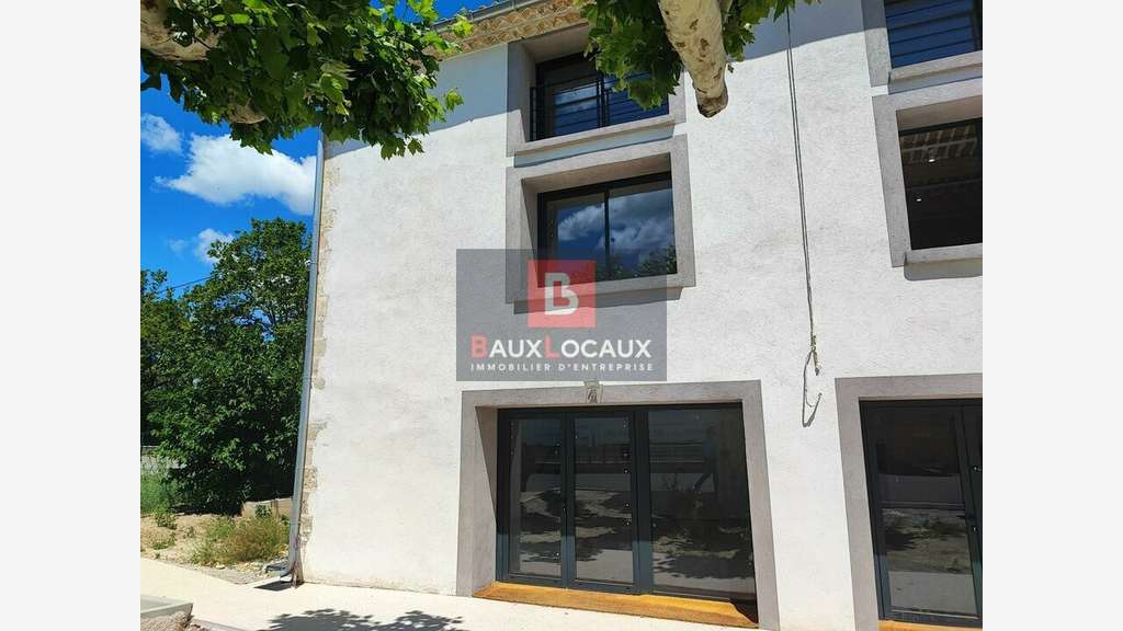 A louer bureaux modernes de qualité 50m² à Sénas