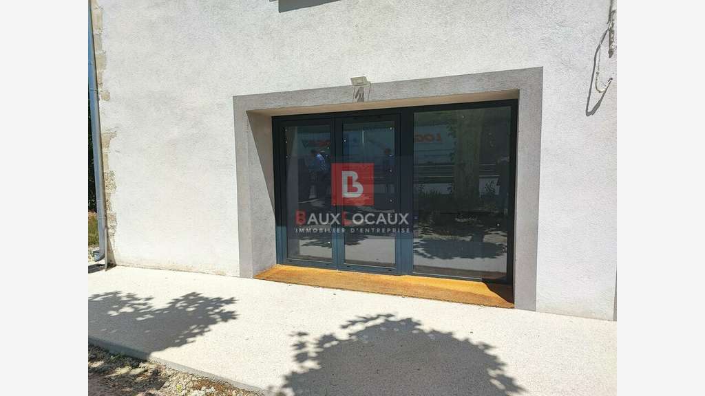 A louer bureaux neufs de qualité 150m² à Sénas