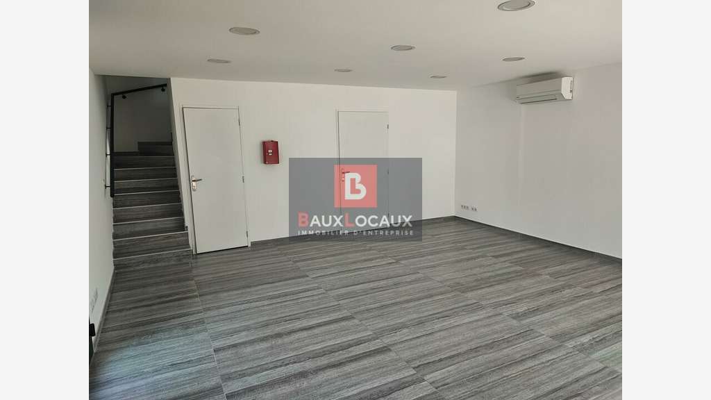A louer bureaux neufs de qualité 150m² à Sénas