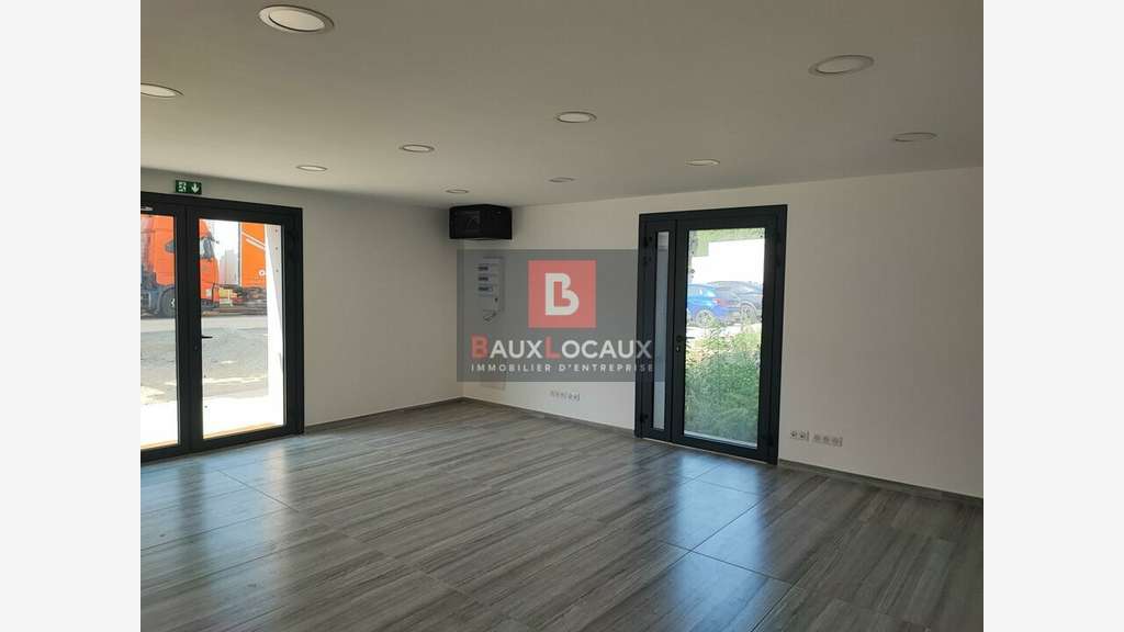 A louer bureaux neufs de qualité 150m² à Sénas