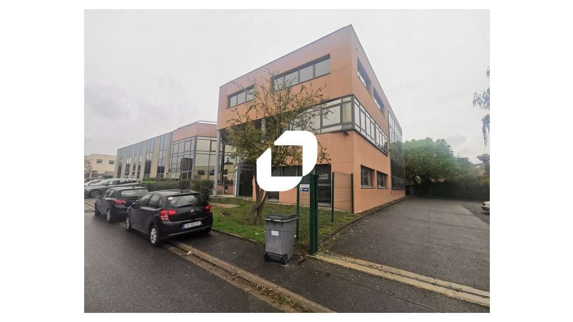 A louer Bureaux 946m² Neuilly plaisance