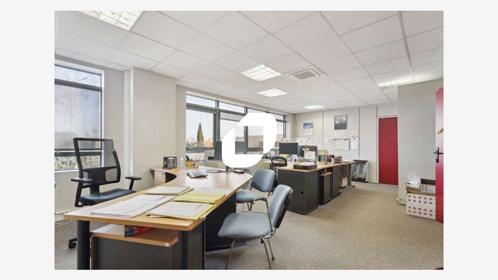 A louer Bureaux 946m² Neuilly plaisance