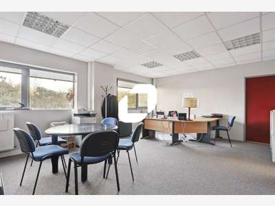 A louer Bureaux 946m² Neuilly plaisance