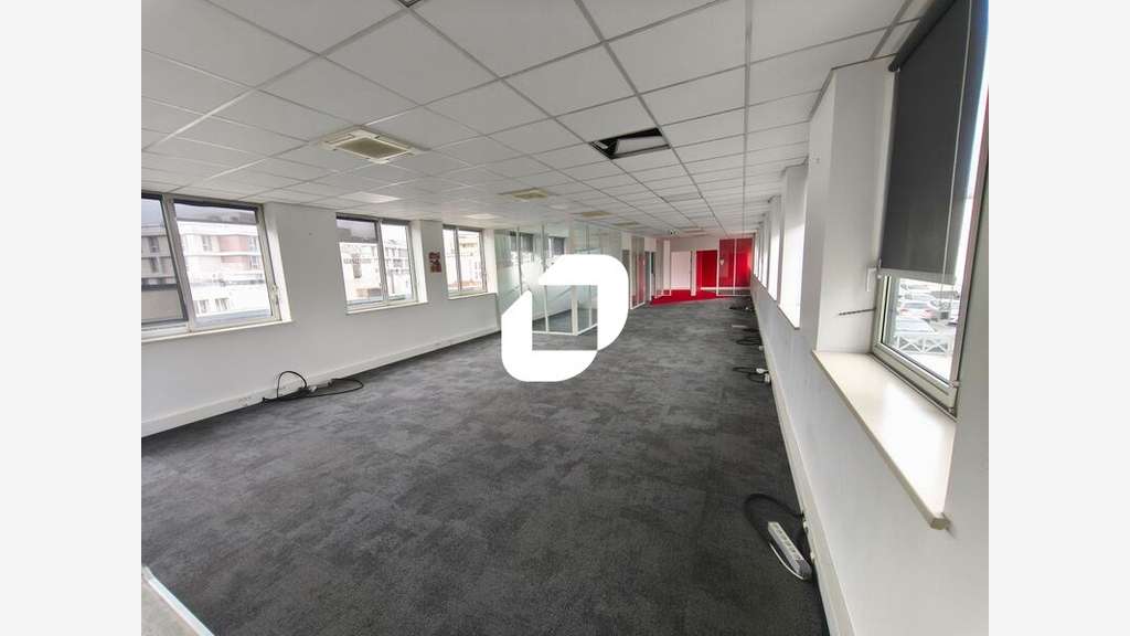 A louer Bureaux 174m² Neuilly plaisance