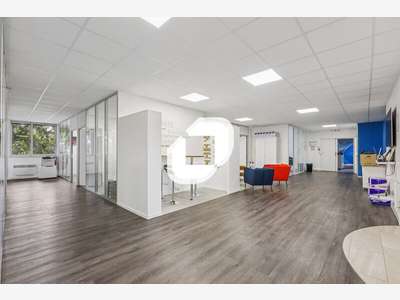 A louer Bureaux 293m² Neuilly plaisance