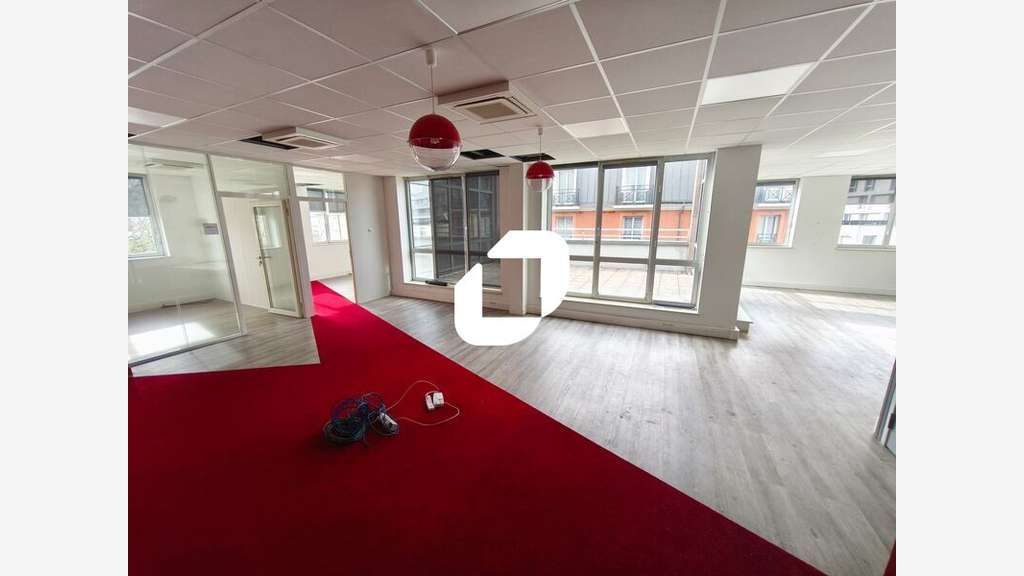 A louer Bureaux 174m² Neuilly plaisance