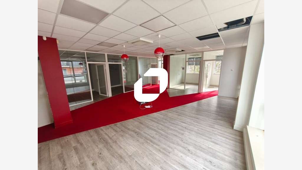 A louer Bureaux 174m² Neuilly plaisance