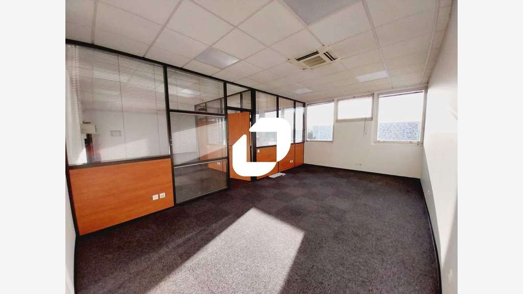 A louer Bureaux 1138m² Neuilly sur marne