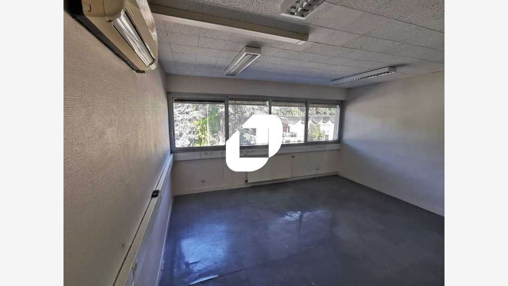 A louer Bureaux 445m² Neuilly sur marne
